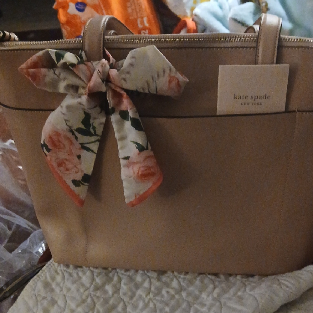 Kate Spade Beige Tote with Floral Accent Twilly NWT